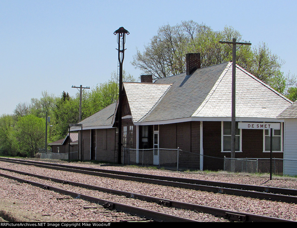 Former C&NW depot